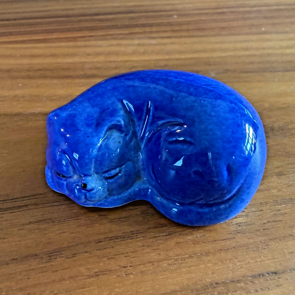 Vintage 1983 Enesco Glazed Cobalt Blue Ceramic Sleeping Cat Figurine